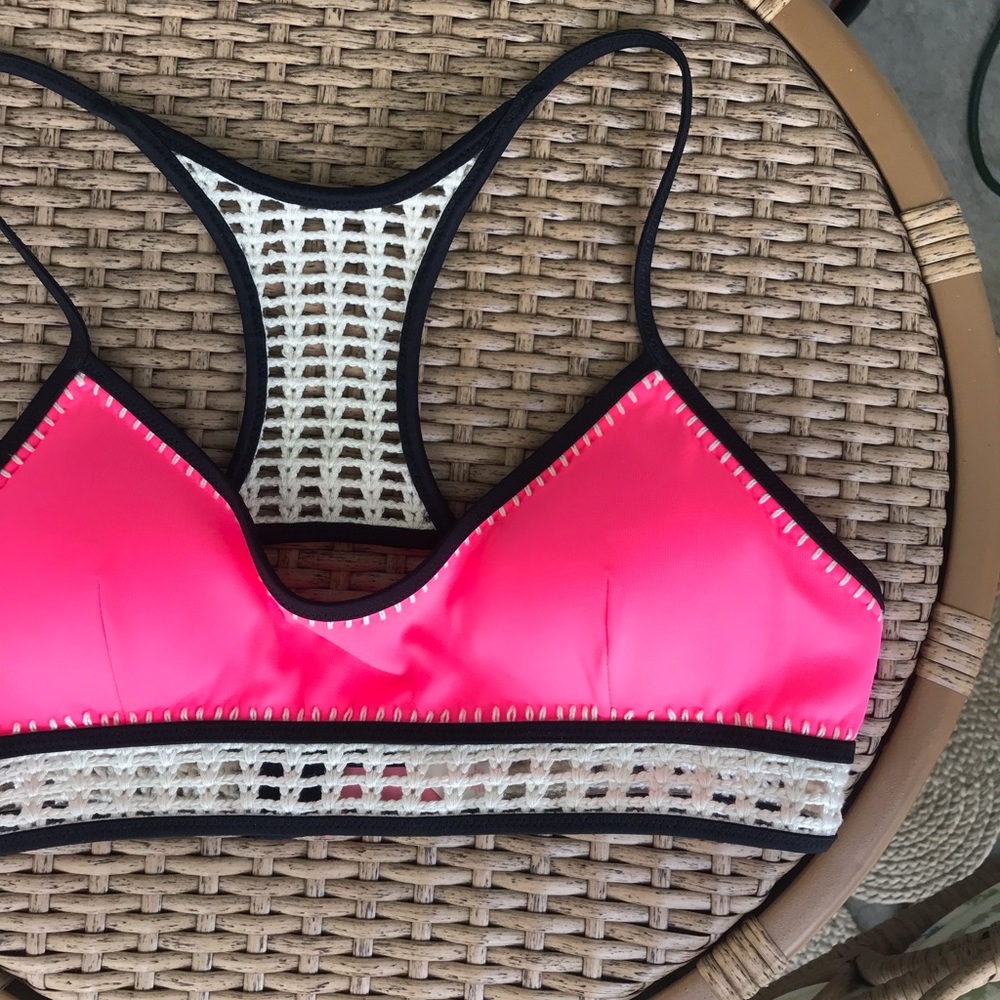 NEVER WORN Victoria’s Secret Bikini Top - Picture 1 of 6
